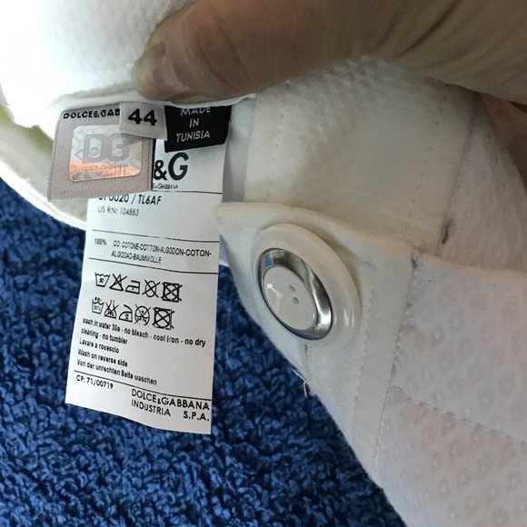 Dolce and Gabbana button detail White shorts - Picture 4 of 4